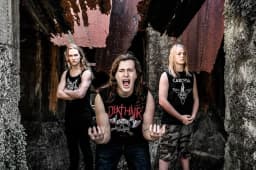 Alien Weaponry