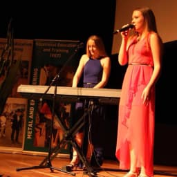 Emma Snellgrove & Caitlin Schlenker