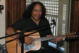 Steve Apirana