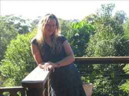 Lisa McGlasson singer/songwriter